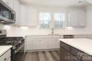 2245 Electric Ln, Charlotte, NC 28205 - Photo 5