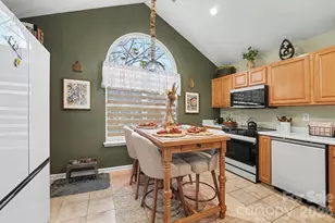 8331 Christmas Ct, Charlotte, NC 28216 - Photo 13