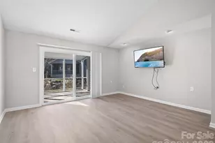 102 Llama Wy, Black Mountain, NC 28711 - Photo 5