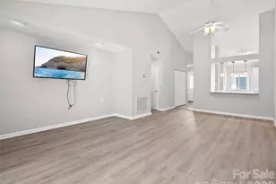 102 Llama Wy, Black Mountain, NC 28711 - Photo 7