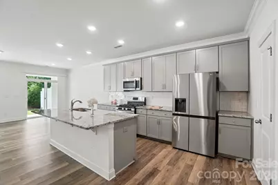 8018 Saluda Drive, Charlotte, NC 28269 - Photo 3