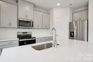 2484 Maxton Dr, Salisbury, NC 28144 - Photo 5