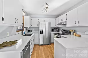 52 Treanors Pl, Maggie Valley, NC 28751 - Photo 7