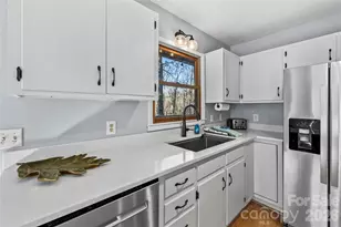 52 Treanors Pl, Maggie Valley, NC 28751 - Photo 9