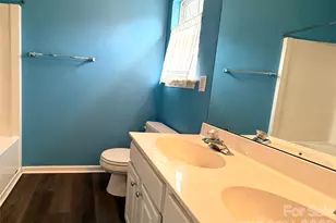 8340 Hornwood Ct, Charlotte, NC 28215 - Photo 13