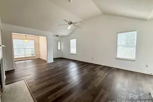 8340 Hornwood Ct, Charlotte, NC 28215 - Photo 5