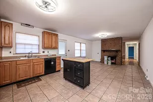 620 Diamondhead Dr NE, Lenoir, NC 28645 - Photo 19