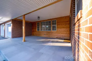 620 Diamondhead Dr NE, Lenoir, NC 28645 - Photo 5
