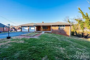 620 Diamondhead Dr NE, Lenoir, NC 28645 - Photo 3