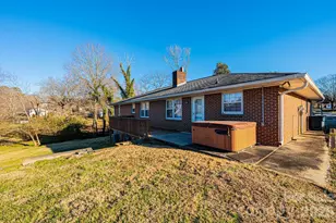 620 Diamondhead Dr NE, Lenoir, NC 28645 - Photo 5