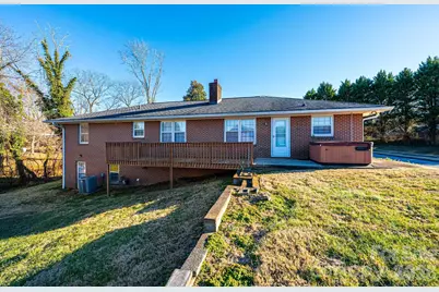 620 Diamondhead Drive NE, Lenoir, NC 28645 - Photo 9