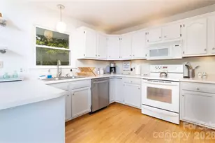 348 Dandelion Ln, Burnsville, NC 28714 - Photo 5