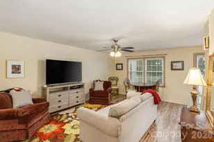 101 Boyd Dr, Flat Rock, NC 28731 - Photo 5