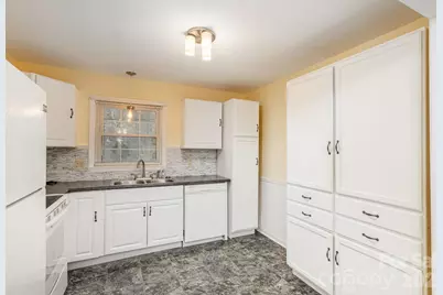 101 Boyd Drive #2B, Flat Rock, NC 28731 - Photo 11