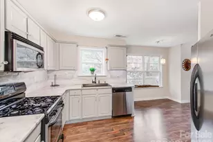 14204 Queens Carriage Pl, Charlotte, NC 28278 - Photo 13