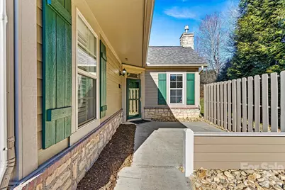 823 Wynnshire Drive #B, Hickory, NC 28601 - Photo 11