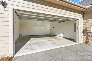 823 Wynnshire Drive, Hickory, NC 28601 - Photo 35