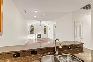 823 Wynnshire Drive, Hickory, NC 28601 - Photo 21