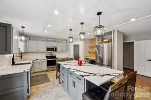 3902 Larkhaven Village Dr, Charlotte, NC 28215 - Photo 7