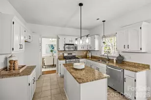 6610 Lyndonville Dr, Charlotte, NC 28277 - Photo 13