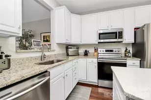 12939 Bullock Greenway Blvd, Charlotte, NC 28277 - Photo 11