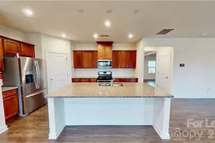 4500 Collingham Dr, Charlotte, NC 28273 - Photo 5