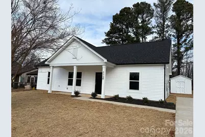 605 E Hartford Avenue, Bessemer City, NC 28016 - Photo 1