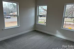 605 E Hartford Ave, Bessemer City, NC 28016 - Photo 11