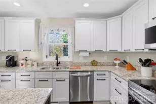 364 N Oakwood Dr, Statesville, NC 28677 - Photo 17