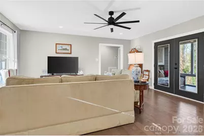 364 N Oakwood Drive, Statesville, NC 28677 - Photo 7