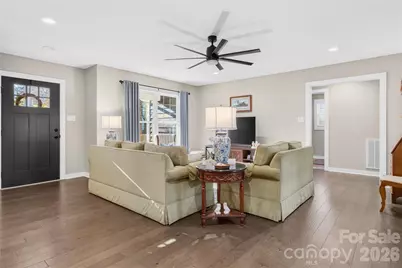 364 N Oakwood Drive, Statesville, NC 28677 - Photo 9