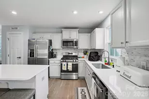 4217 Jones Crk Ln, Charlotte, NC 28215 - Photo 15
