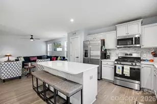 4217 Jones Crk Ln, Charlotte, NC 28215 - Photo 13