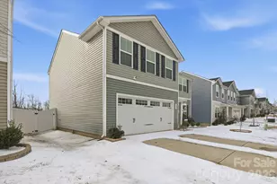 121 Crownpiece St, Troutman, NC 28166 - Photo 5