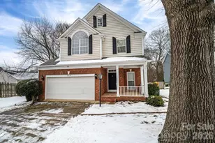 2816 Robyns Glen Dr, Charlotte, NC 28269 - Photo 1