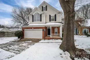 2816 Robyns Glen Dr, Charlotte, NC 28269 - Photo 3