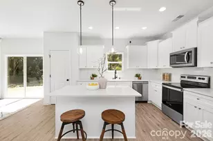 443 Dawn Cir, Charlotte, NC 28213 - Photo 7