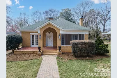 333 7th Street NW, Hickory, NC 28601 - Photo 1