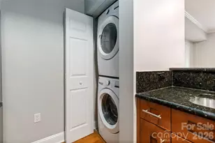 300 W 5th St, Charlotte, NC 28202 - Photo 9