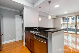 300 W 5th St, Charlotte, NC 28202 - Photo 7