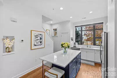 623 E 10th Street, Charlotte, NC 28202 - Photo 9