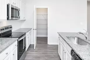 1014 Hanover Crossing Divide, Charlotte, NC 28215 - Photo 15