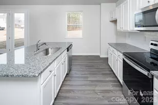 1014 Hanover Crossing Divide, Charlotte, NC 28215 - Photo 13