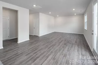 1014 Hanover Crossing Divide, Charlotte, NC 28215 - Photo 7