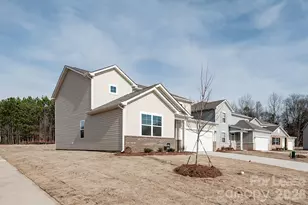 1014 Hanover Crossing Divide, Charlotte, NC 28215 - Photo 3