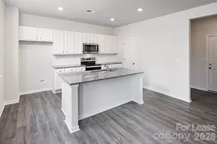 1014 Hanover Crossing Divide, Charlotte, NC 28215 - Photo 9