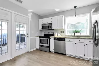 8233 Tradd Court, Charlotte, NC 28210 - Photo 9