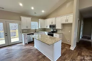 420 Scarlett Oak Ct NE, Lenoir, NC 28645 - Photo 9