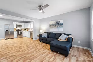 2410 Carrington Ct, Charlotte, NC 28208 - Photo 5