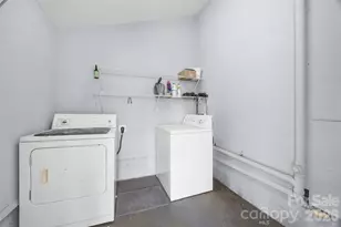 2410 Carrington Ct, Charlotte, NC 28208 - Photo 19